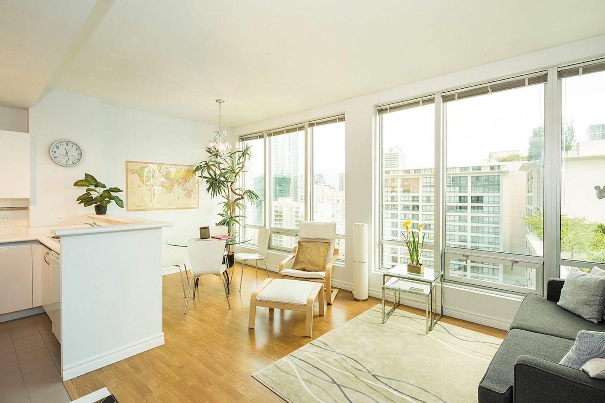 Central 1Br In Downtown Vancouver By Sonder Hotel Exterior foto