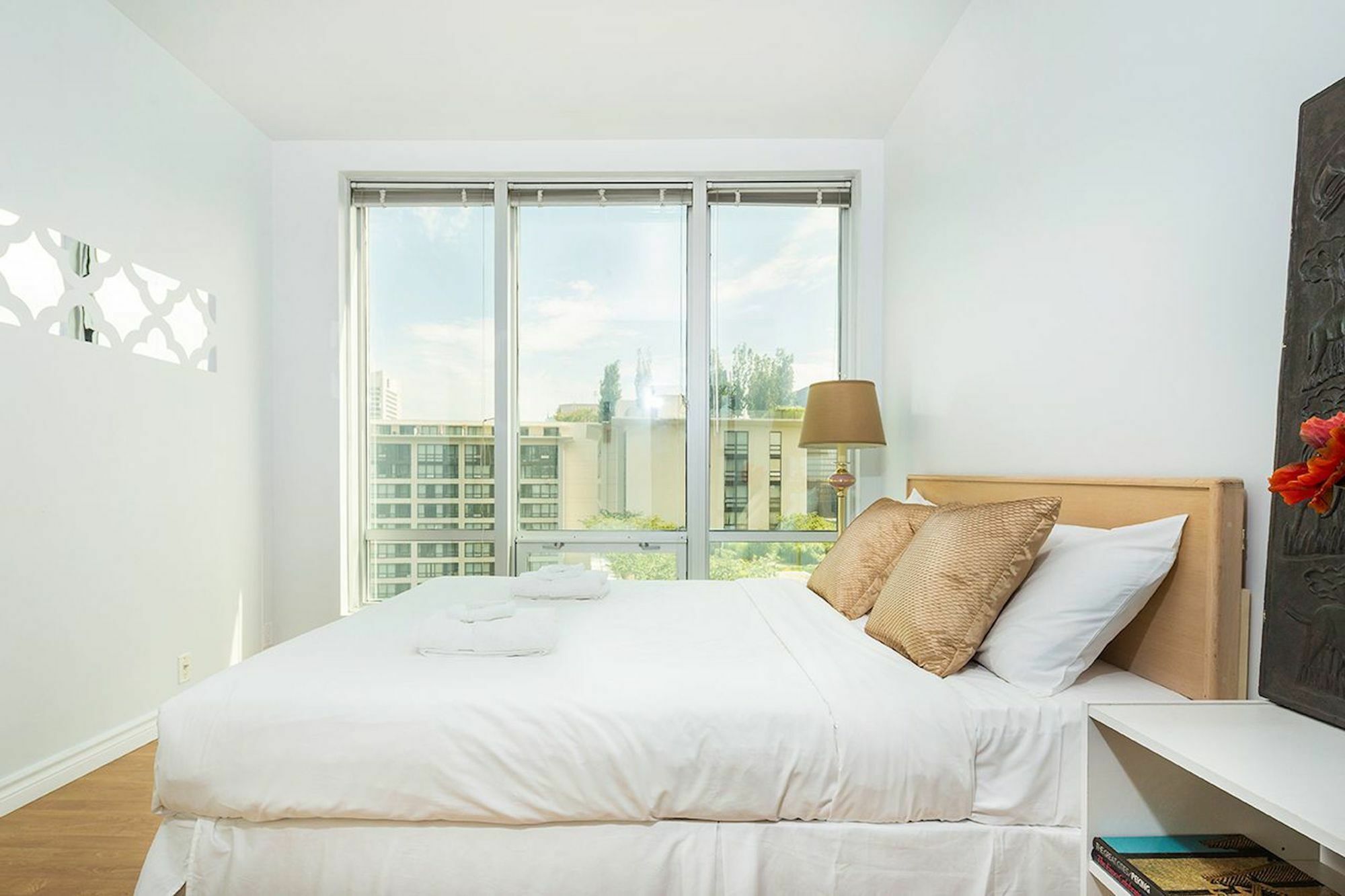 Central 1Br In Downtown Vancouver By Sonder Hotel Exterior foto